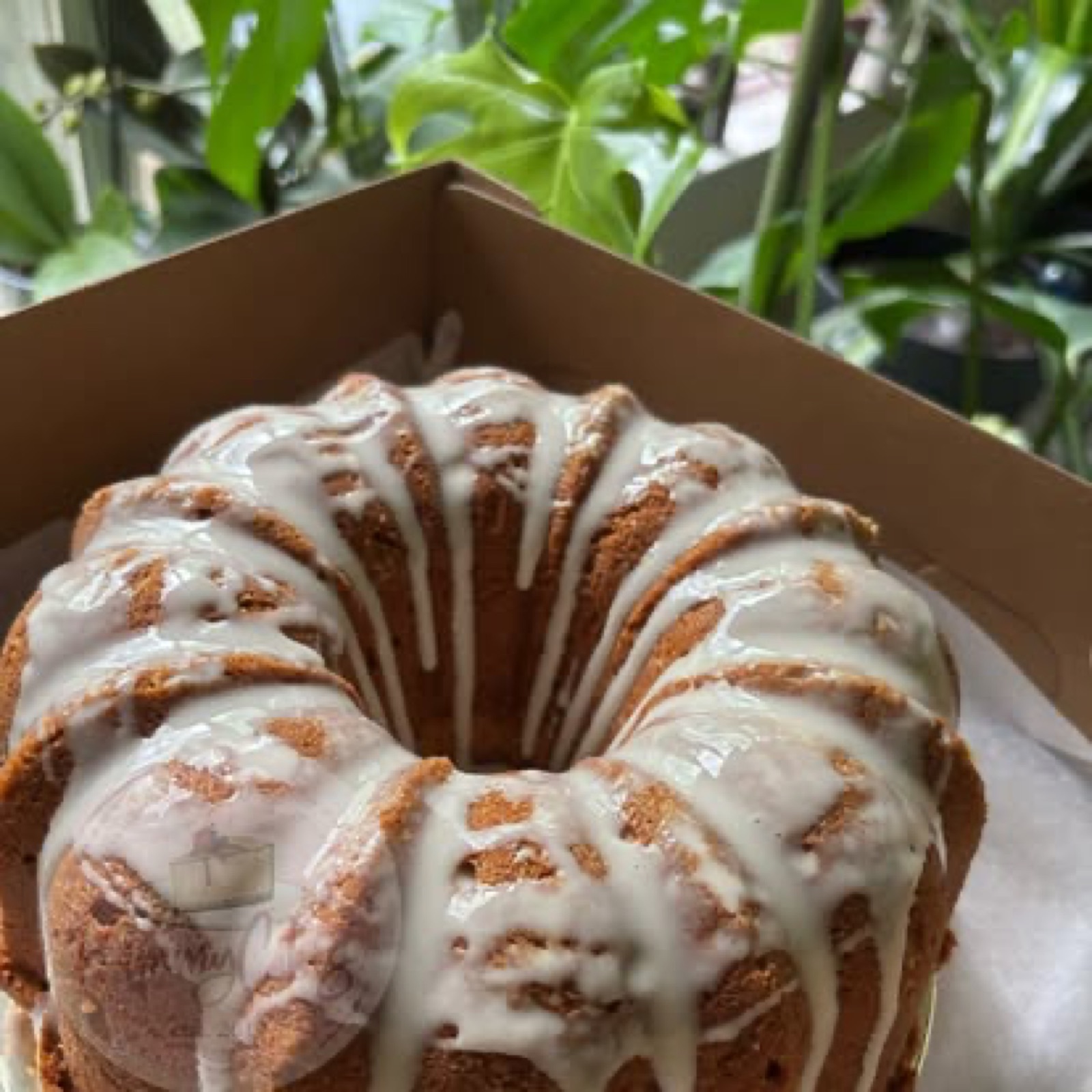 Glazed bundt cake